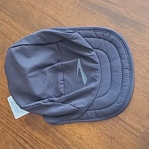 NWT Brooks black lightweight packable hat Unisex OSFA